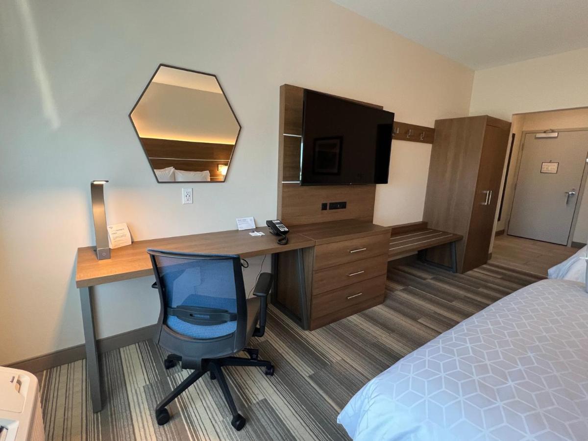 Holiday Inn Express & Suites - Ukiah By Ihg Exterior foto