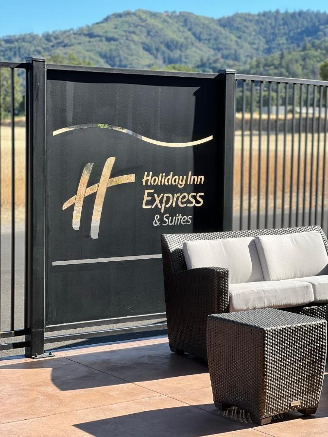 Holiday Inn Express & Suites - Ukiah By Ihg Exterior foto