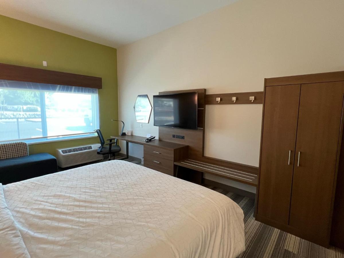 Holiday Inn Express & Suites - Ukiah By Ihg Exterior foto
