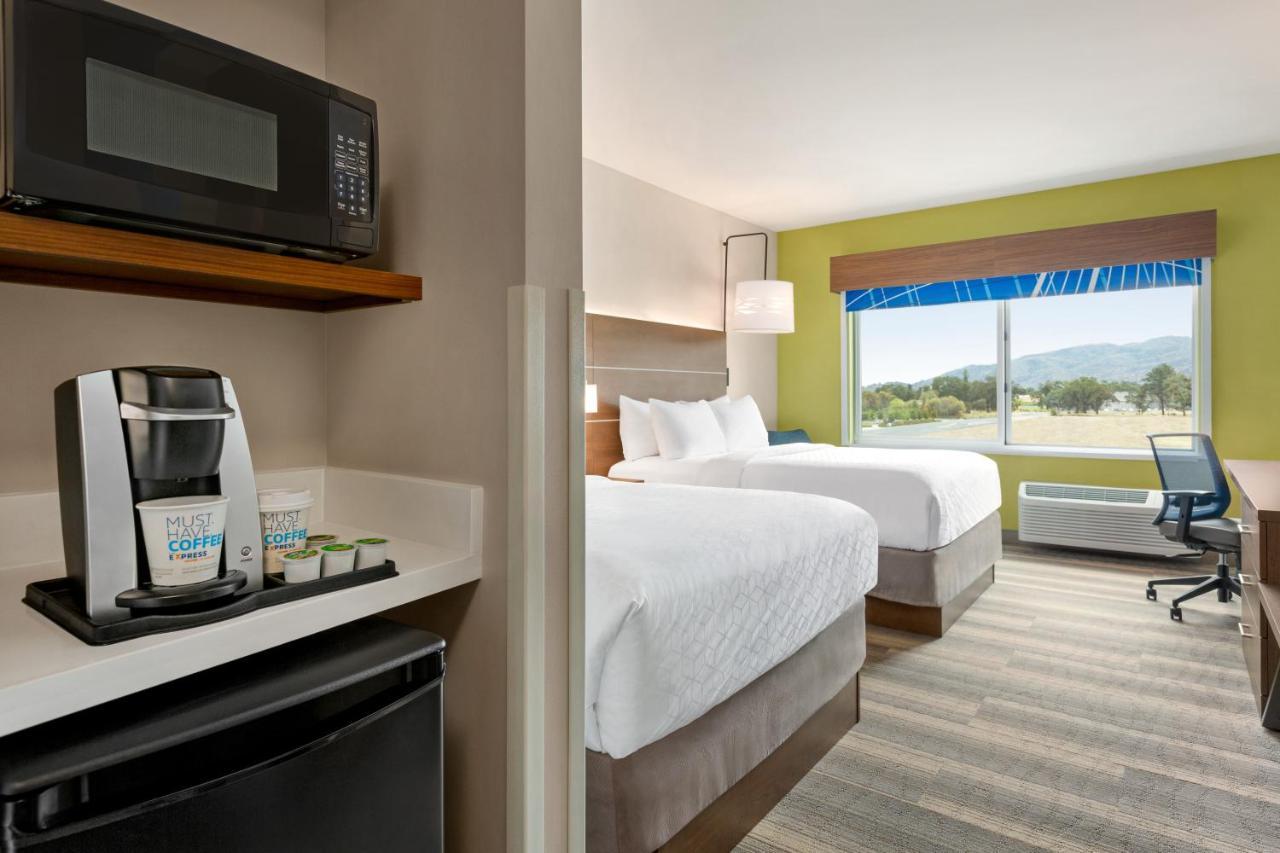 Holiday Inn Express & Suites - Ukiah By Ihg Exterior foto