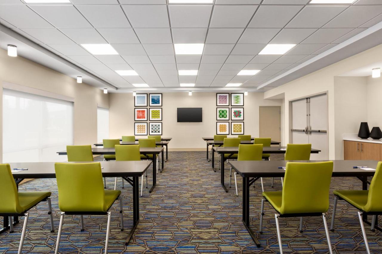 Holiday Inn Express & Suites - Ukiah By Ihg Exterior foto