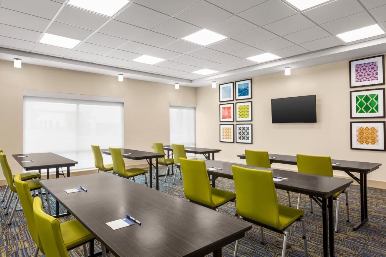 Holiday Inn Express & Suites - Ukiah By Ihg Exterior foto
