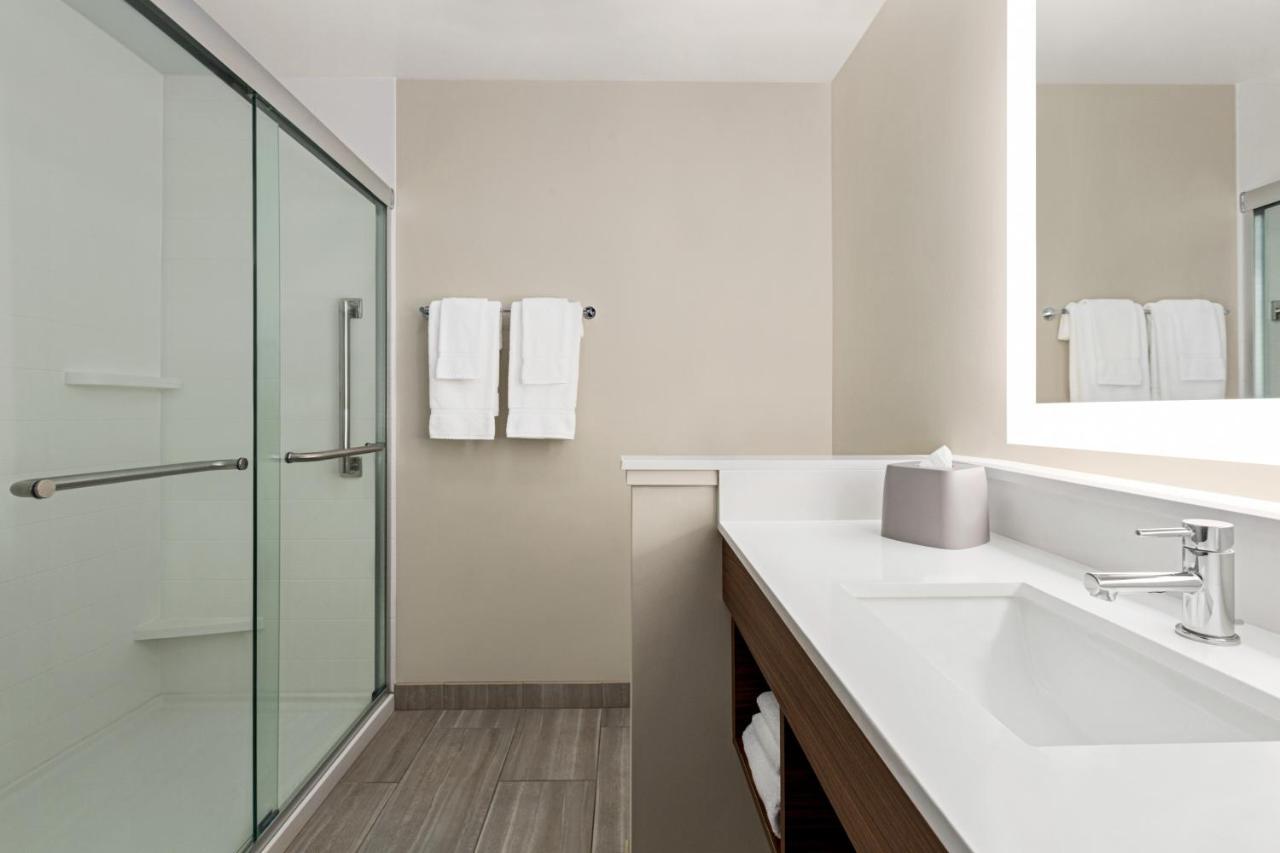 Holiday Inn Express & Suites - Ukiah By Ihg Exterior foto