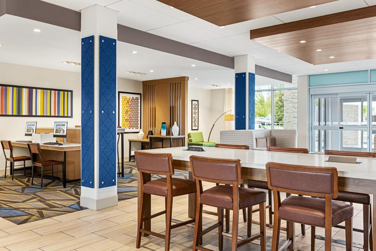 Holiday Inn Express & Suites - Ukiah By Ihg Exterior foto